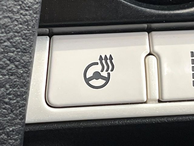 TOYOTA PRIUS PHV 2017 Image 31