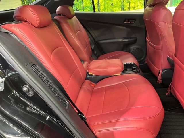 TOYOTA PRIUS PHV 2017 Image 31