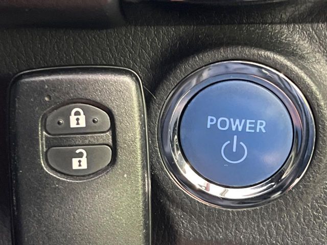 TOYOTA VITZ HYBRID 2019 Image 31