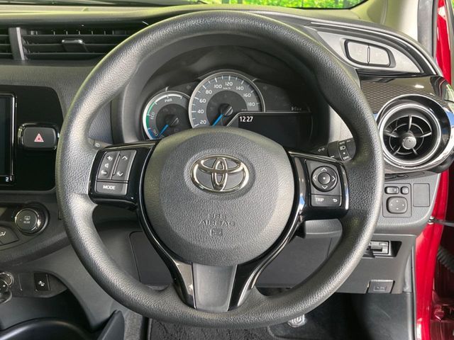 TOYOTA VITZ HYBRID 2019 Image 31