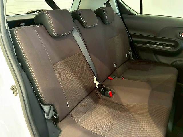 TOYOTA AQUA 2017 Image 31