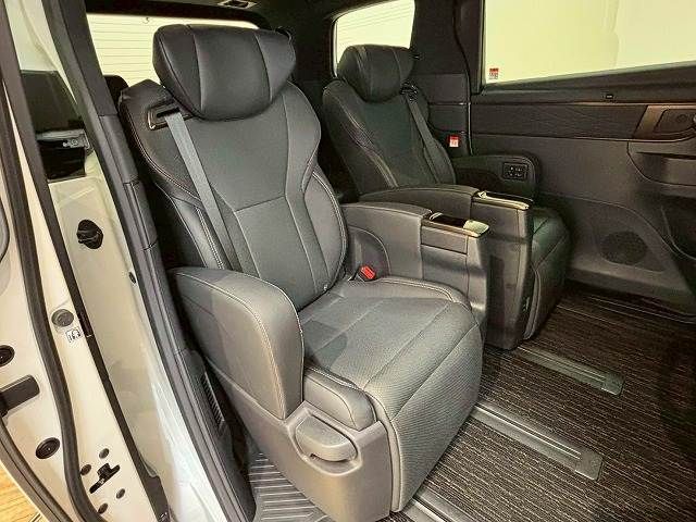 TOYOTA ALPHARD HYBRID 2023 Image 31