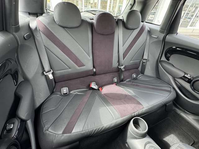 BMW MINI COOPER S 5DOOR 2018 Image 31