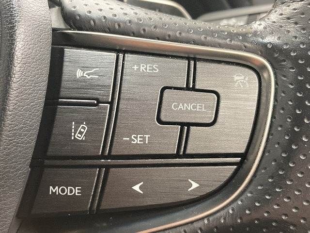 TOYOTA LEXUS LS500H 2018 Image 31