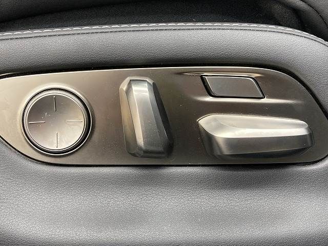 TOYOTA LEXUS LS500H 2018 Image 31