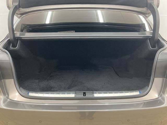 TOYOTA LEXUS LS500H 2018 Image 31