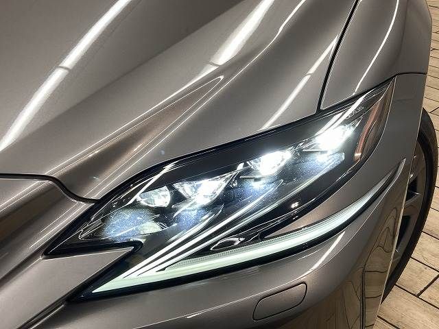 TOYOTA LEXUS LS500H 2018 Image 31