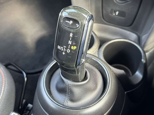 BMW MINI ONE 5DOOR 2018 Image 31