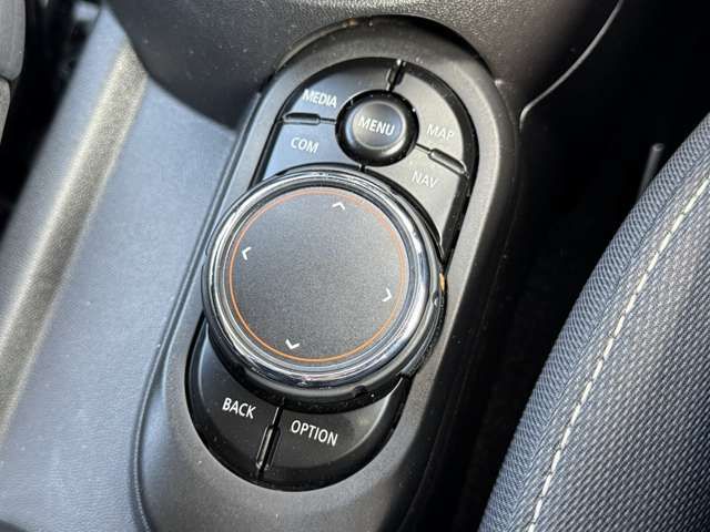 BMW MINI ONE 5DOOR 2018 Image 31