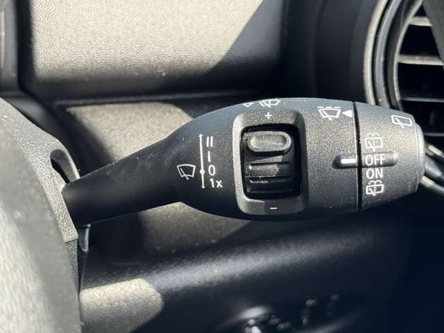 BMW MINI ONE 5DOOR 2018 Image 31