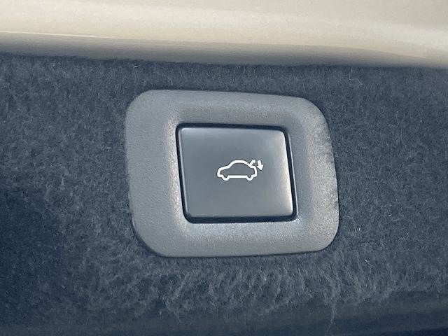 TOYOTA LEXUS LS500H 2021 Image 31