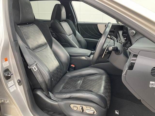 TOYOTA LEXUS LS500H 2021 Image 31