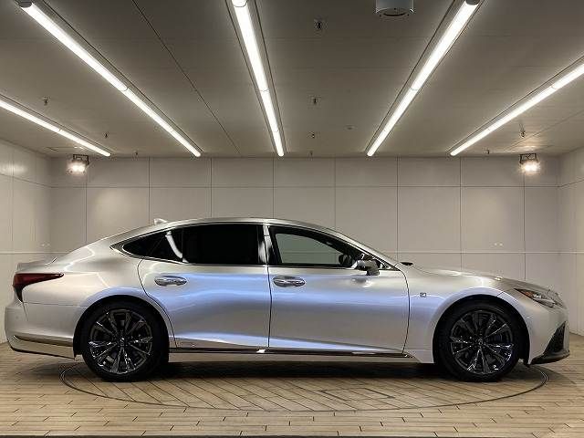 TOYOTA LEXUS LS500H 2021 Image 31