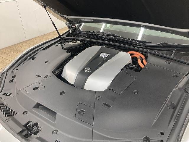 TOYOTA LEXUS LS500H 2021 Image 31