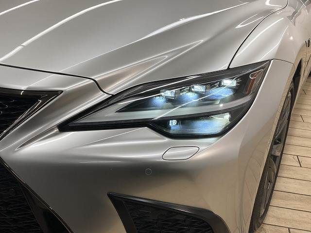 TOYOTA LEXUS LS500H 2021 Image 31