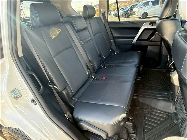 TOYOTA LANDCRUISER PRADO 2023 Image 31