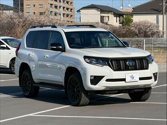 TOYOTA LANDCRUISER PRADO 2023 Image 31