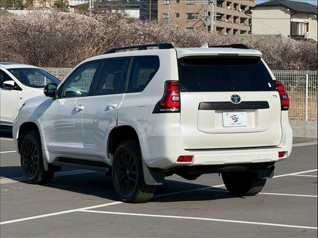 TOYOTA LANDCRUISER PRADO 2023 Image 31