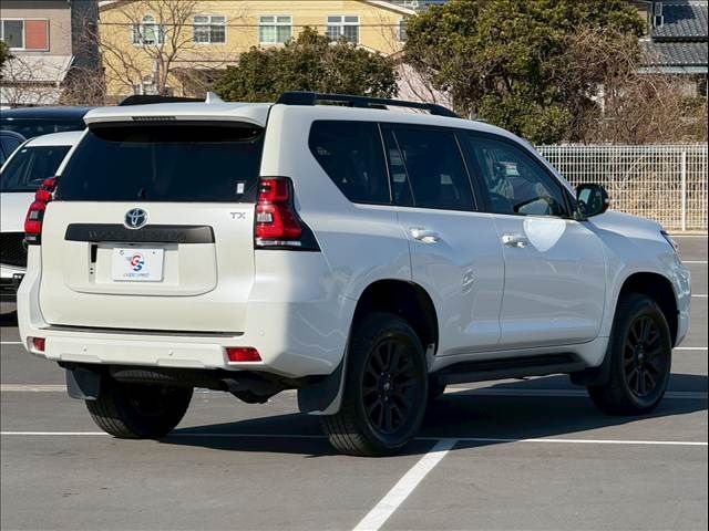TOYOTA LANDCRUISER PRADO 2023 Image 31