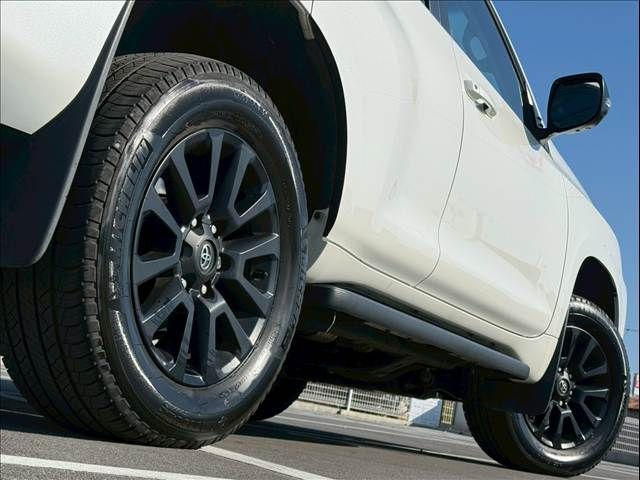 TOYOTA LANDCRUISER PRADO 2023 Image 31