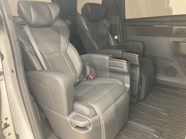 TOYOTA ALPHARD HYBRID 2024 Image 31