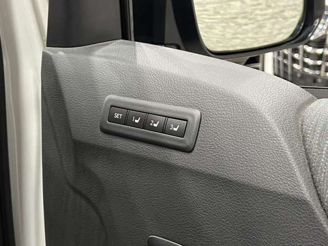 TOYOTA VELLFIRE  HYBRID 4WD 2012 Image 31