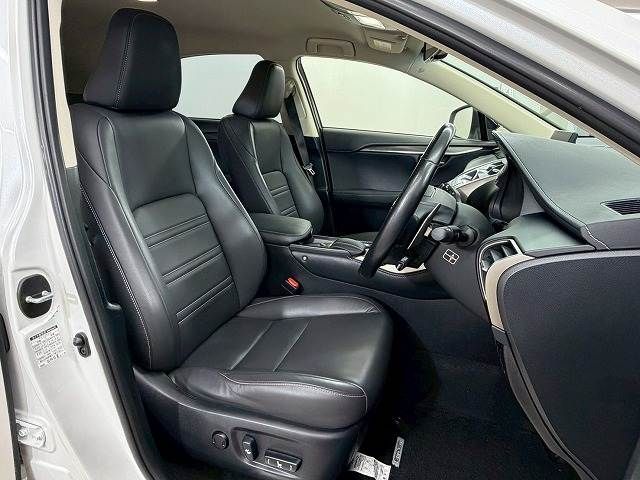 TOYOTA LEXUS NX200T 2017 Image 31