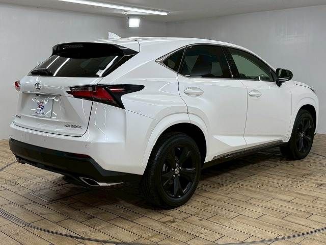 TOYOTA LEXUS NX200T 2017 Image 31