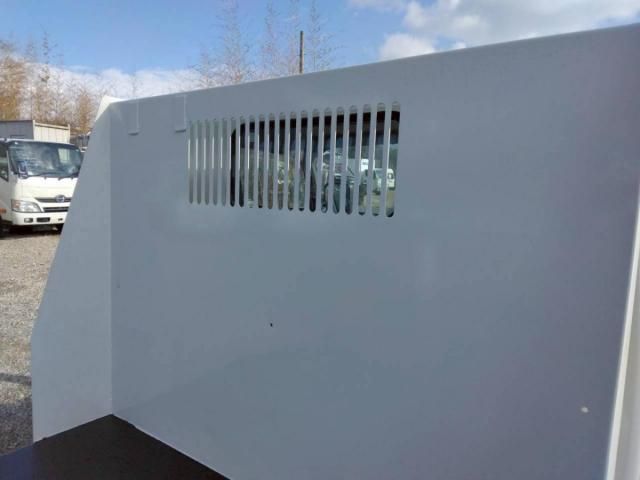 HINO DUTRO 2018 Image 31