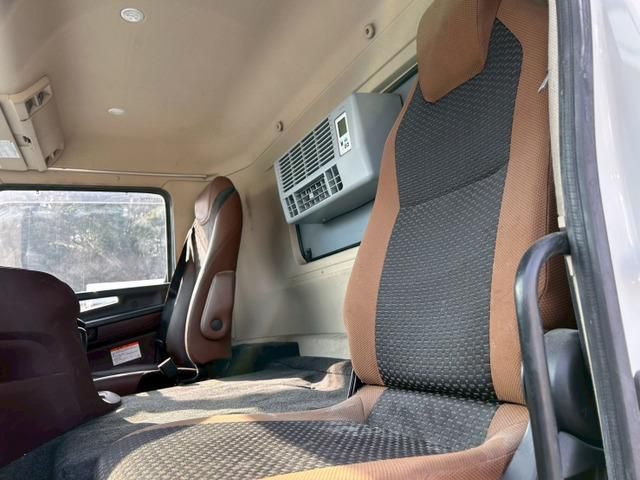 HINO PROFIA 2021 Image 31