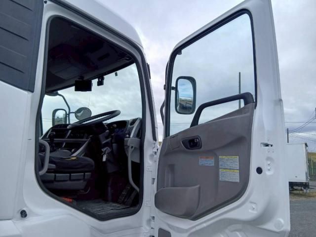 NISSAN DIESEL QUON 2016 Image 31