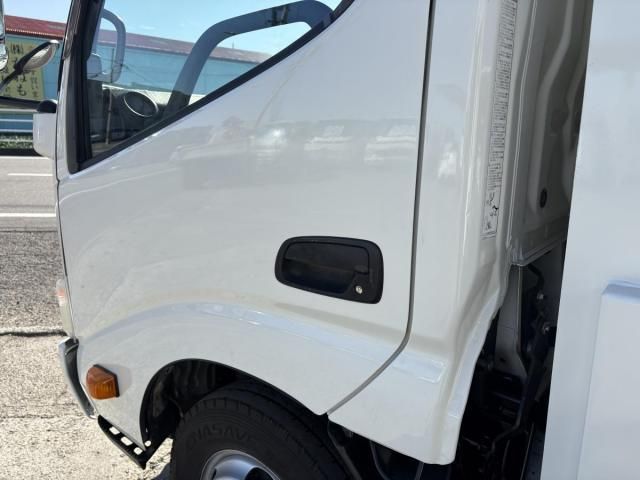 HINO DUTRO 2014 Image 31