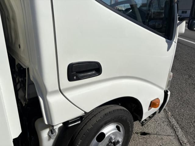 HINO DUTRO 2014 Image 31
