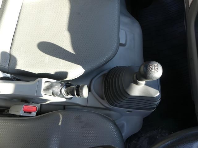 HINO DUTRO 2019 Image 31