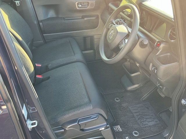 HONDA N BOX CUSTOM 2023 Image 31