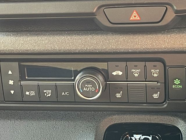 HONDA N BOX CUSTOM 2023 Image 31