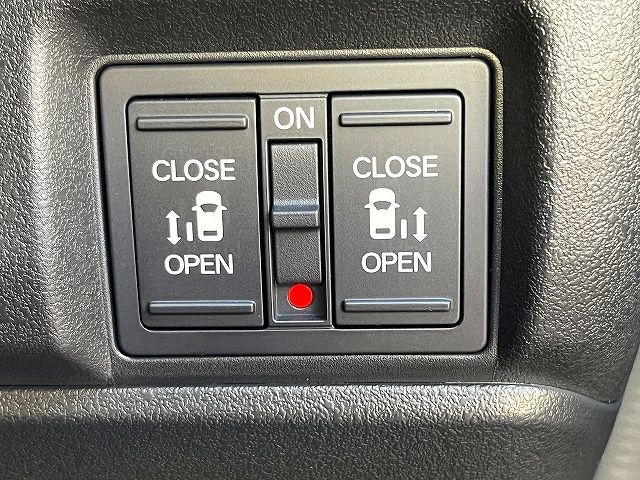 HONDA N BOX CUSTOM 2023 Image 31