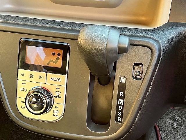 TOYOTA PASSO 2017 Image 31