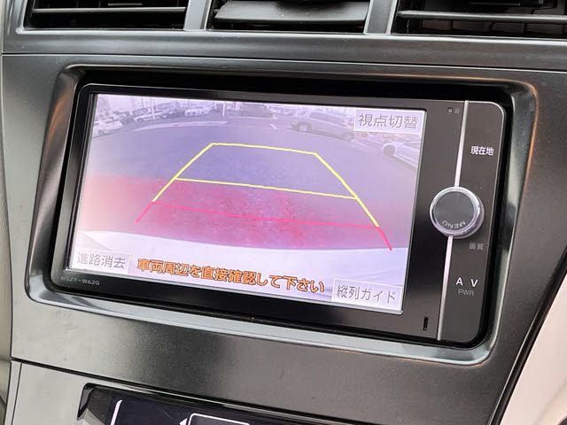 TOYOTA PRIUS ALPHA 2012 Image 31