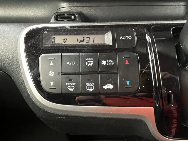 HONDA N BOX CUSTOM 2017 Image 31