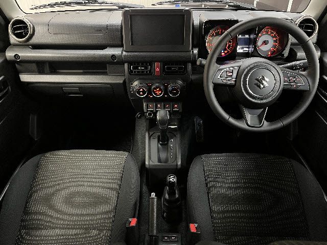 SUZUKI JIMNY NOMADE 2025 Image 31