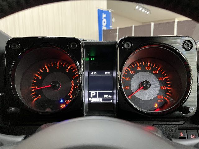 SUZUKI JIMNY NOMADE 2025 Image 31