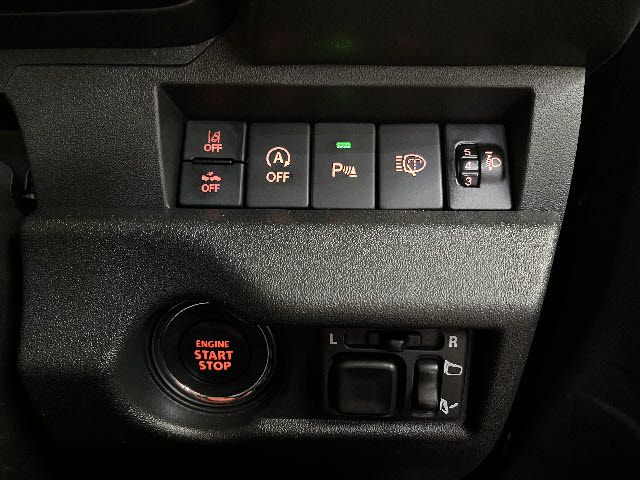 SUZUKI JIMNY NOMADE 2025 Image 31