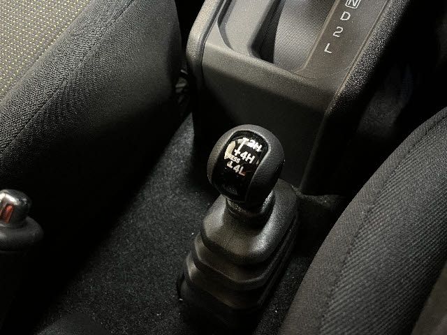 SUZUKI JIMNY NOMADE 2025 Image 31