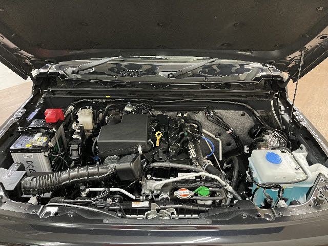 SUZUKI JIMNY NOMADE 2025 Image 31