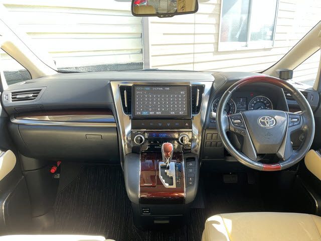 TOYOTA VELLFIRE 2017 Image 31