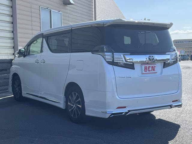 TOYOTA VELLFIRE 2017 Image 31