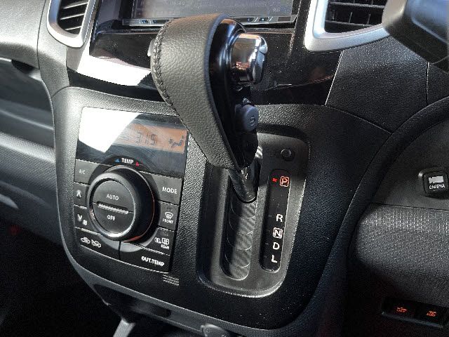 SUZUKI SOLIO BANDIT 4WD 2014 Image 31