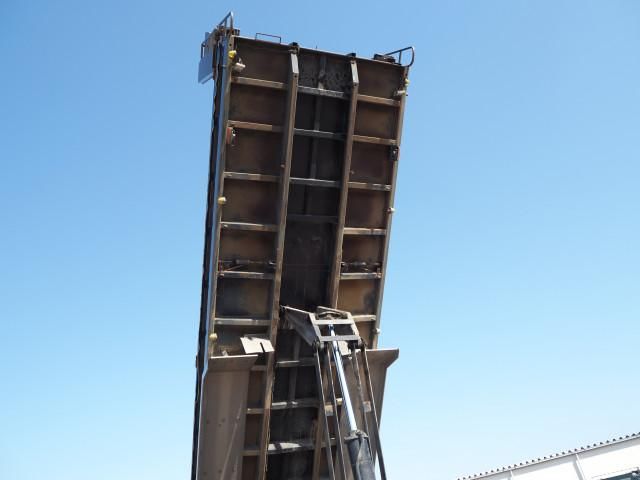 MITSUBISHI FUSOU SUPER GREAT 2016 Image 31