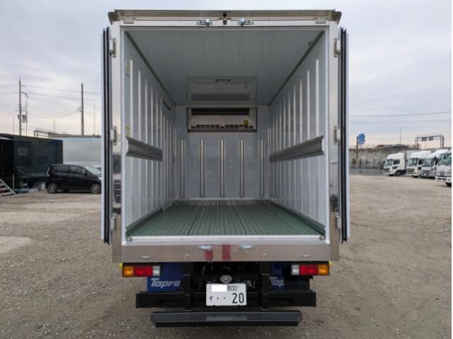 MITSUBISHI CANTER 2025 Image 31